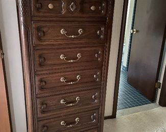 Tall chest of drawers / lingere chest