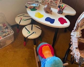 child's art table