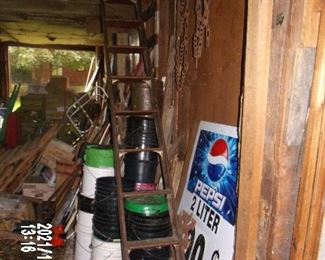 LIBRARY LADDER