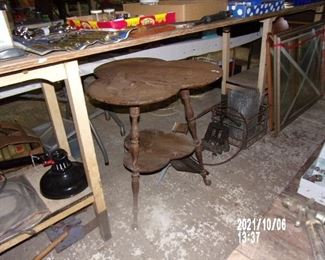 CLOVER LEAF TABLE