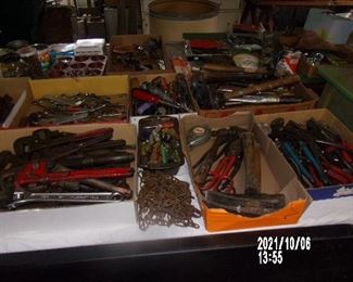 HUGE AMOUNT OF TOOLS