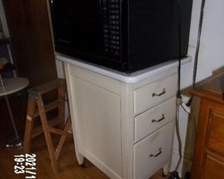 HOOSIER COMPANION WITH FLOUR DRAWER