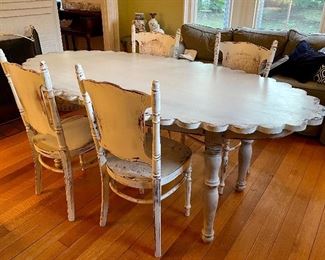 Fantastic Scalloped Edge Vintage Shabby Chic Table with 4 Chairs