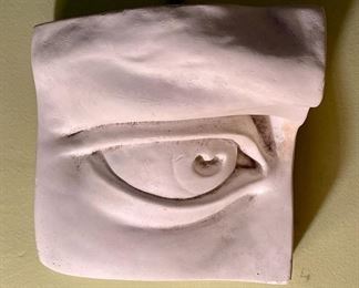Eyeball Sculpture shelf