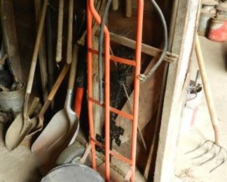 2 WHEEL CART YARD TOOLS
