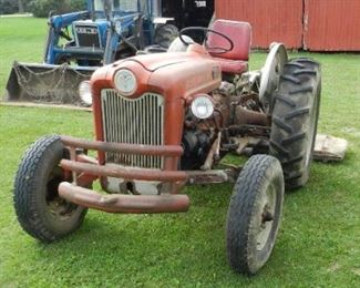 1960 FORD 610 WORKMASTER TRACTOR