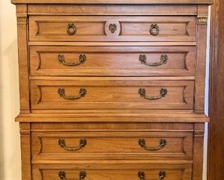 Thomasville Fruitwood 6-Drawer Chest ~ $180.00    54.5" H x 40" W x 20" D 