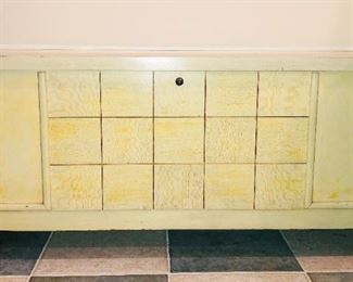 Lane Cedar Chest 21" H x 47" W x 17.5" D ~ $100.00 