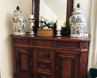 Ralph Lauren - Pair of Lidded Baluster Vases