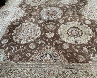 Nourison 100% Wool Rug
7’9 x 9’9