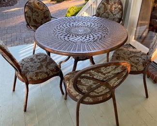 Patio set from Maschinos.