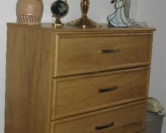 CHEST OF DRAWERS   BUY IT NOW $ 75.00