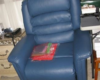 LEATHER ELECTRIC RECLINER & LIFT                             
         BUY IT NOW $ 185.00