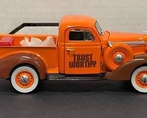 Crown Premiums 37STUDPT001 * 1937 Studebaker Coupe Express Pickup 1:24 Scale