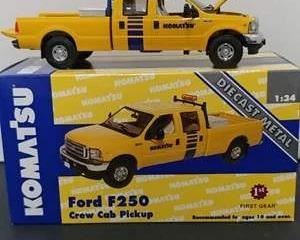 First Gear #19-3252 Ford F250 Crew Cab Pickup Komat'su 1:34