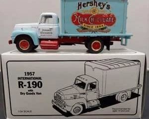 First Gear 19-1283 1957 International R-190 with Dry Goods Van 1:34 Scale
