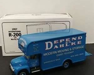 First Gear #18-1487 1957 Moving Van 1:34