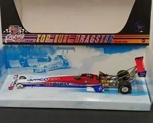 First Gear #70-0106 Top Fuel Dragster "Car Quest" 1:25