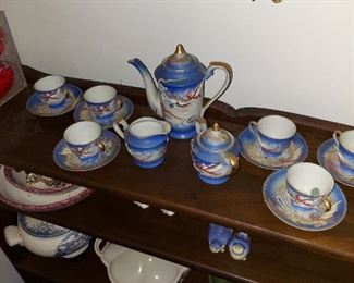 Dragon tea pot and cups