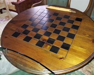 Gaming table