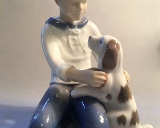 Vintage B&G Bing & Grondahl #2334 Porcelain Figurine “True Friendship” Boy and Dog