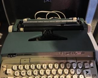 Vintage Coronet Portable Typewriter 