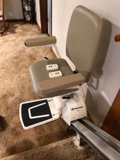 The Harmar Vantage Stairlift...LOOK at it! Looks brand new, works like it, too! A Wonderful opportunity to obtain this necessary safety feature for one of your Loved Ones. Comes with 2 remotes and the chair has a remote on it, too.