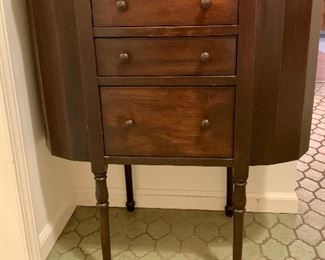 Martha Washington table