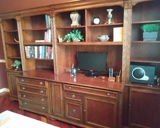 Hooker wall unit