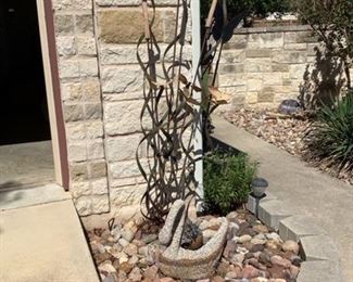 Metal read garden decor and swan planter