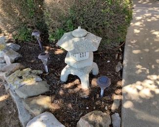 Several pagoda seen it garden pieces