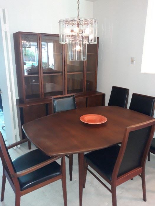 MCM Dillingham dining table with two leaves and 8 chairs AND a matching china cabinet. Homer Laughlin Fiestaware