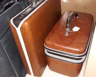 Vintage Samsonite briefcase and overnight bag