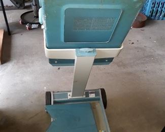 Oscilloscope on matching cart.