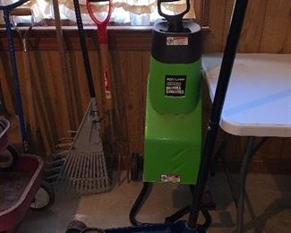 Floor Jack/Chipper Shredder