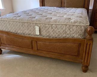 Broyhill Queen Bed