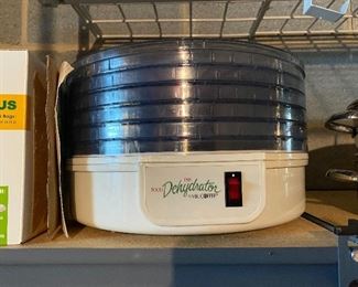 Dehydrator