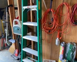 Stepladder/Extension Cords