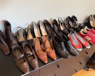 Designer Shoes Woman's Size 8