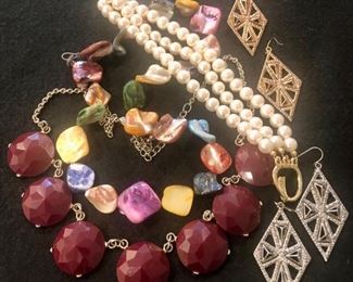 Assorted fashion jewelry