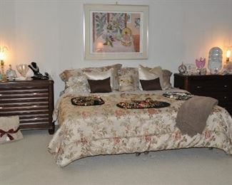 Lovely Master Bedroom, with King-Size Sealy Perfect Sleeper Mattress and Box Spring