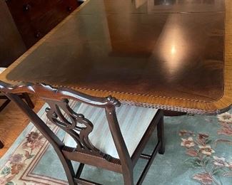 Stickley dining room table with 3 leaves and pads