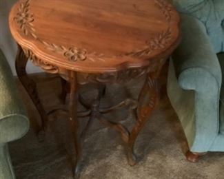 Gorgeous vintage end or side table with ornate design. Presale $95.  Measures 26” round x 30” h
