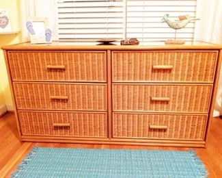 Matching wicker dresser with 6 drawers