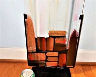 Nice contemporary vase (can for scale)