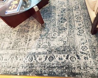 Nice contemporary 7 x 10 area rug