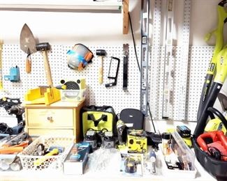 Large selection of tools and power tools