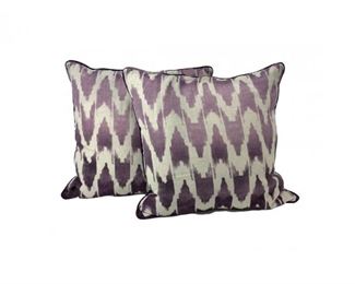 A Pair Of Villa Linen Accent Pilliows
Lot #: 19