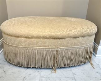Large Oval Ottoman
Lot #: 116