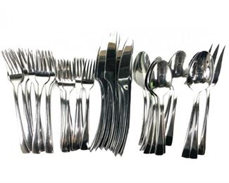 Zwilling J.A. Henckels Flatware, 34 Pieces
Lot #: 156
